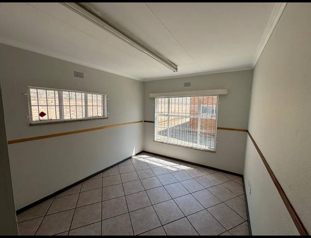 400M² WAREHOUSE TO LET IN WYNBERG